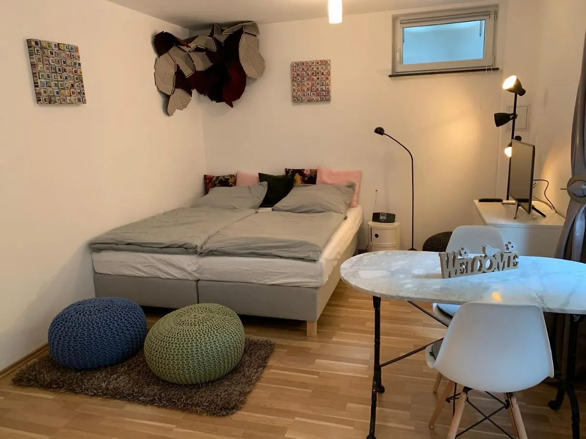 Helle Souterrainwohnung Mit Komfort location