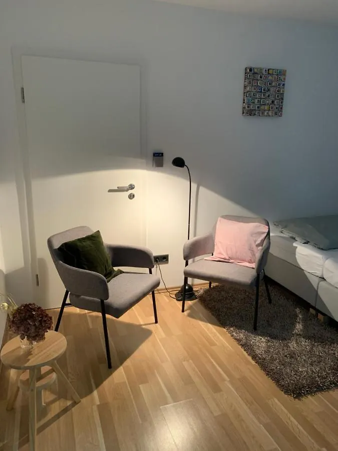 Helle Souterrainwohnung Mit Komfort Munich Apartment